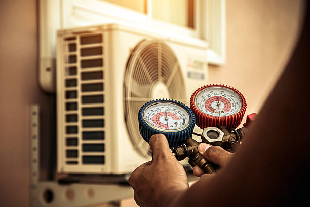 Professional Hvac technician working in Worthington, IN